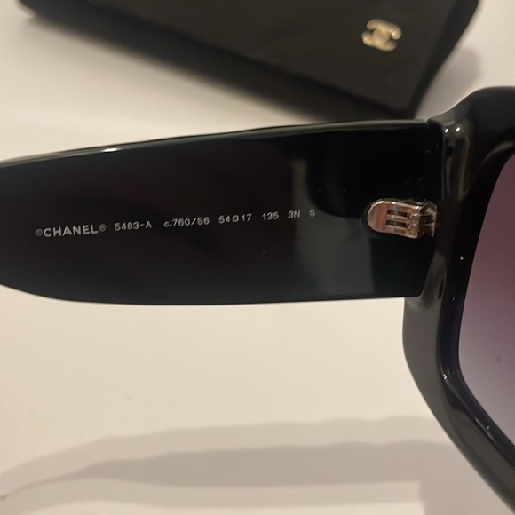 Authentic 2023 CHANEL Sunglasses - Picture 4 of 5